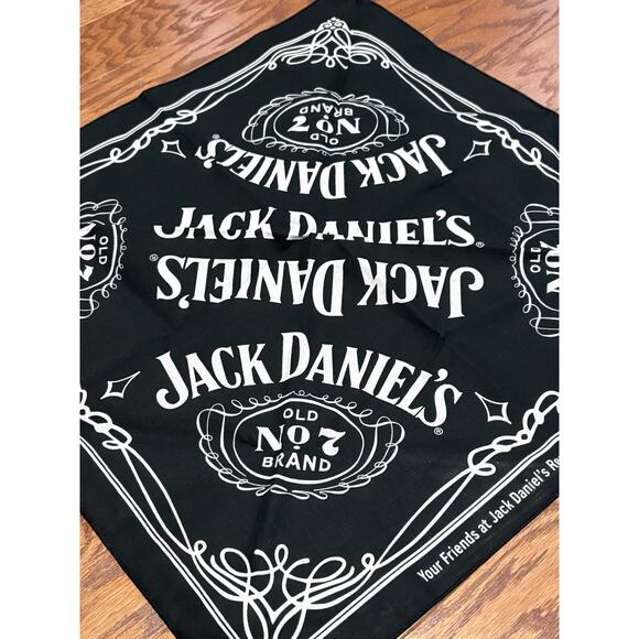 Jack Daniels Old No. 7 Whiskey Black & White 21 x 21 in Collectable Bandana - Picture 2 of 2
